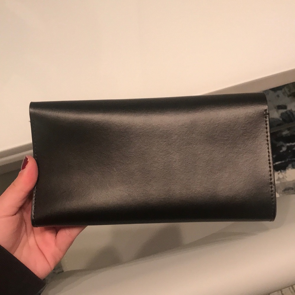 Kate Spade | Leather Clutch Wallet - Picture 5 of 5